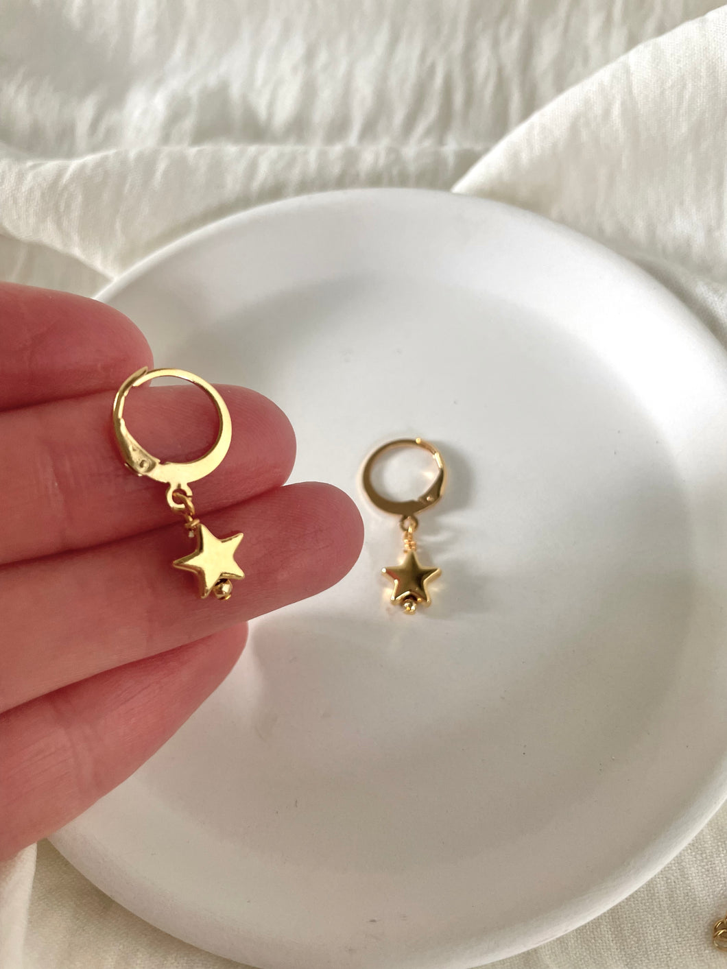 Mini Star Huggies In Gold