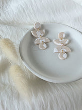 Load image into Gallery viewer, Savannah in White Terrazzo
